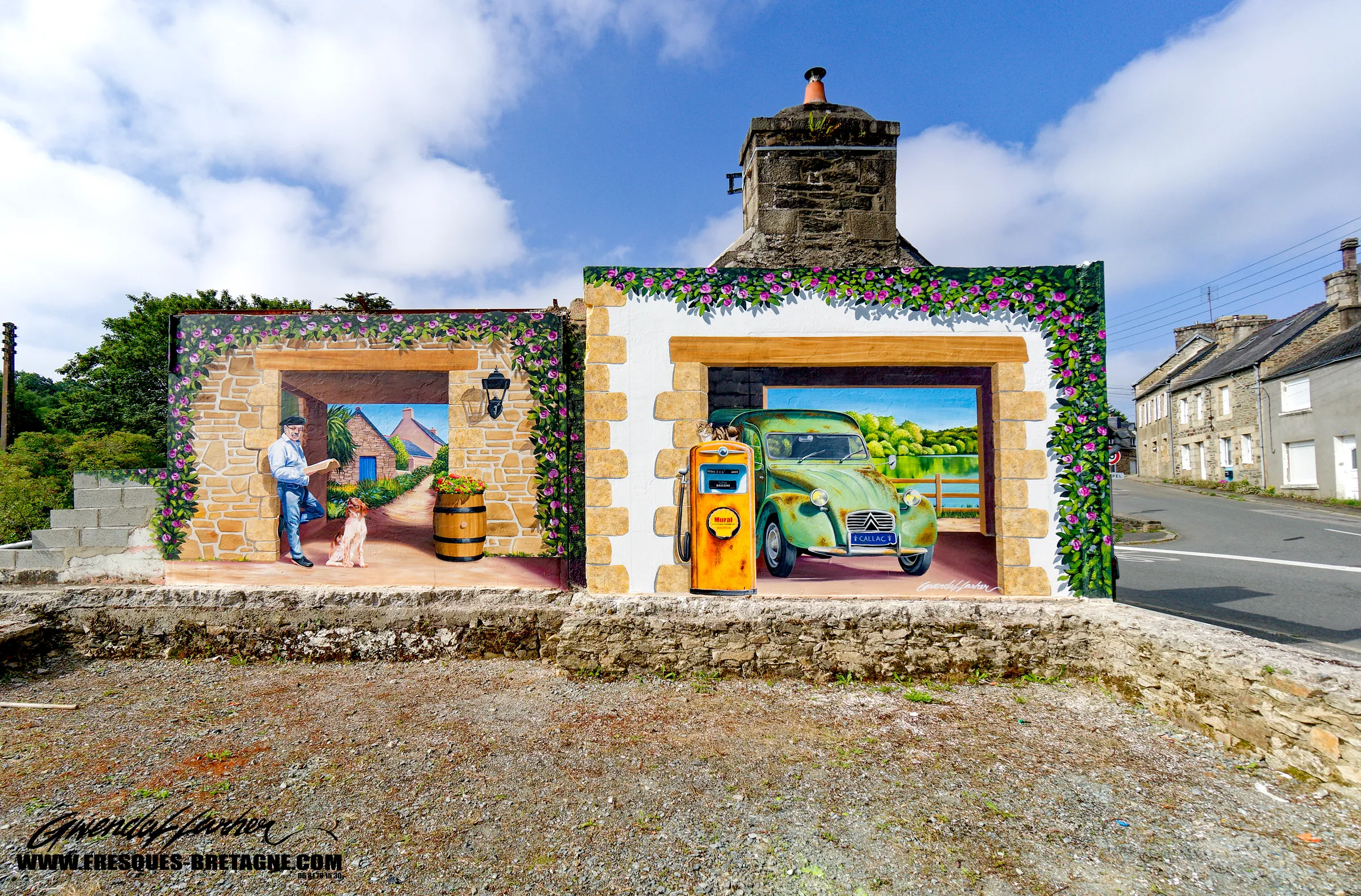 Trompe-l'œil d'une fausse maison bretonne avec 2CV, entrée de ville de Callac — Gwendal Larher